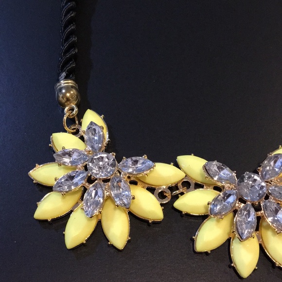 Yellow Rope Necklace - Picture 2 of 3